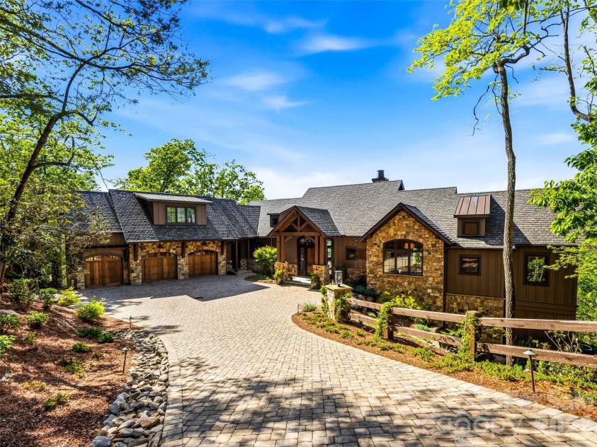 32 Featherstone Trail, Arden, NC 28704.  MLS# CAR4376714, YatesRealty ID 22781. 