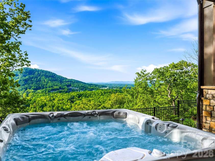 32 Featherstone Trail, Arden, NC 28704.  MLS# CAR4376714, YatesRealty ID 22781. 