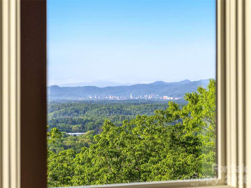 32 Featherstone Trail, Arden, NC 28704.  MLS# CAR4376714, YatesRealty ID 22781. 