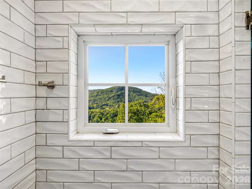 32 Featherstone Trail, Arden, NC 28704.  MLS# CAR4376714, YatesRealty ID 22781. 