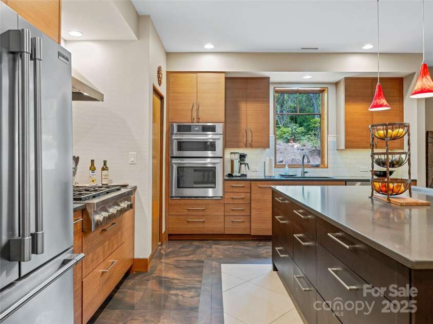 3 Turkey Roost Court, Fairview, NC 28730.  MLS# CAR4273755, YatesRealty ID 22782. 