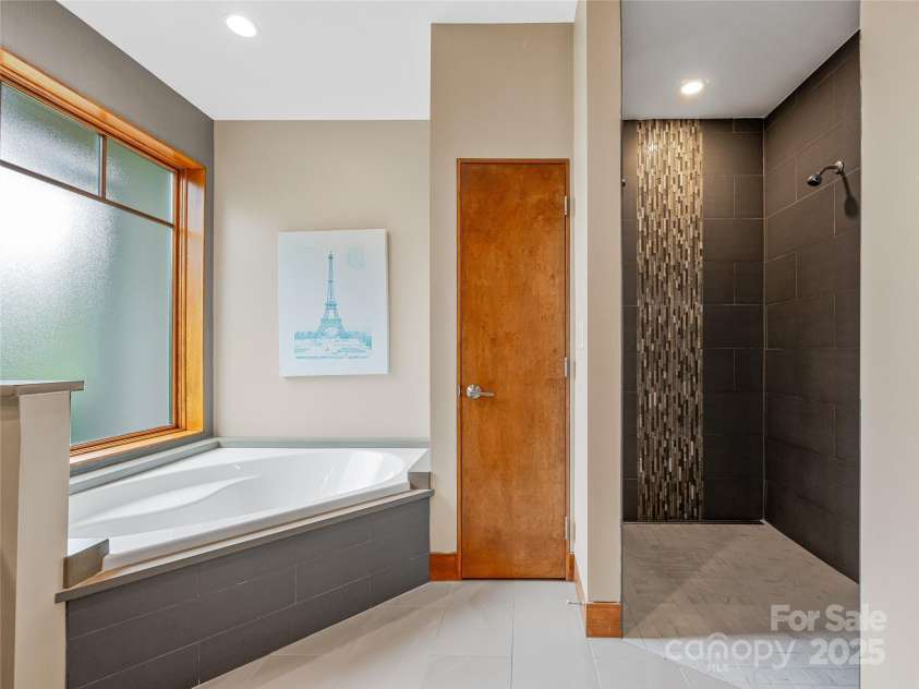 3 Turkey Roost Court, Fairview, NC 28730.  MLS# CAR4273755, YatesRealty ID 22782. 