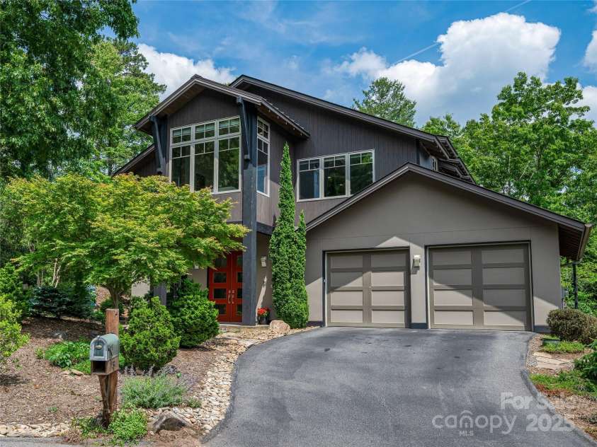 3 Turkey Roost Court, Fairview, NC 28730.  MLS# CAR4273755, YatesRealty ID 22782. 