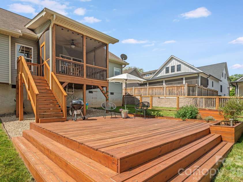 345 Osborne Road, Brevard, NC 28712.  MLS# CAR4376031, YatesRealty ID 22782. 