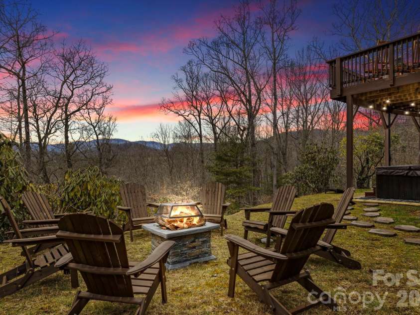 106 Bishop Cove Road, Fairview, NC 28730.  MLS# CAR4382226, YatesRealty ID 22783. 