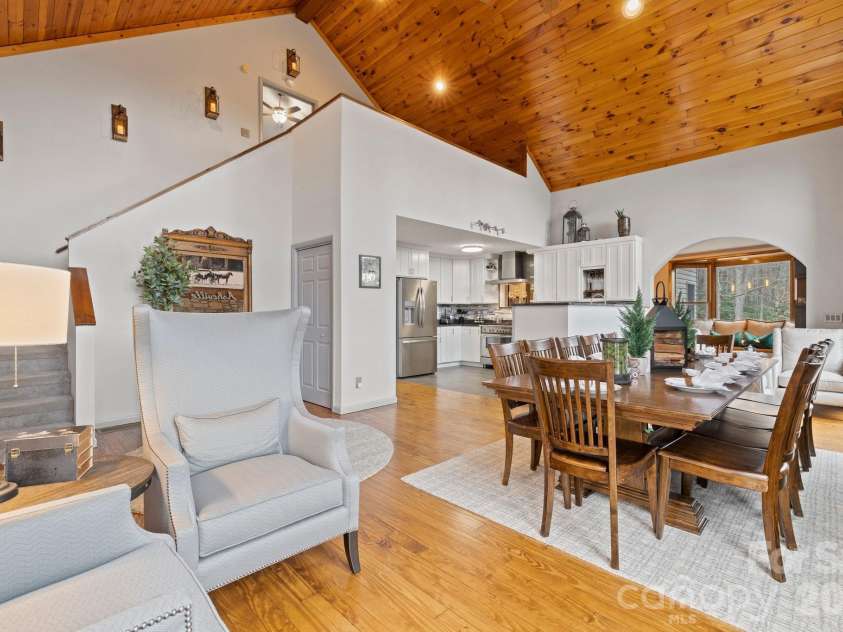 106 Bishop Cove Road, Fairview, NC 28730.  MLS# CAR4382226, YatesRealty ID 22783. 