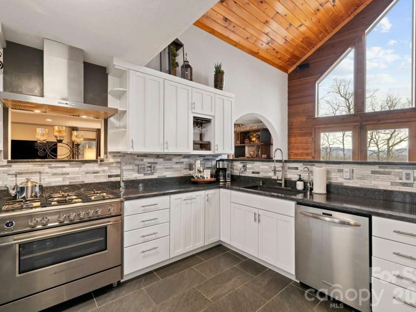 106 Bishop Cove Road, Fairview, NC 28730.  MLS# CAR4382226, YatesRealty ID 22783. 