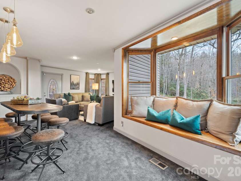 106 Bishop Cove Road, Fairview, NC 28730.  MLS# CAR4382226, YatesRealty ID 22783. 