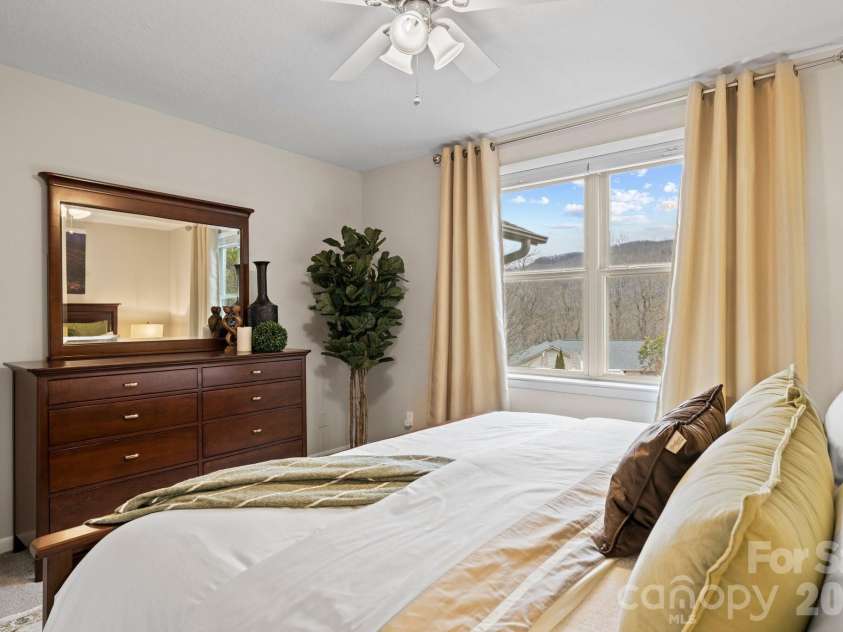 106 Bishop Cove Road, Fairview, NC 28730.  MLS# CAR4382226, YatesRealty ID 22783. 