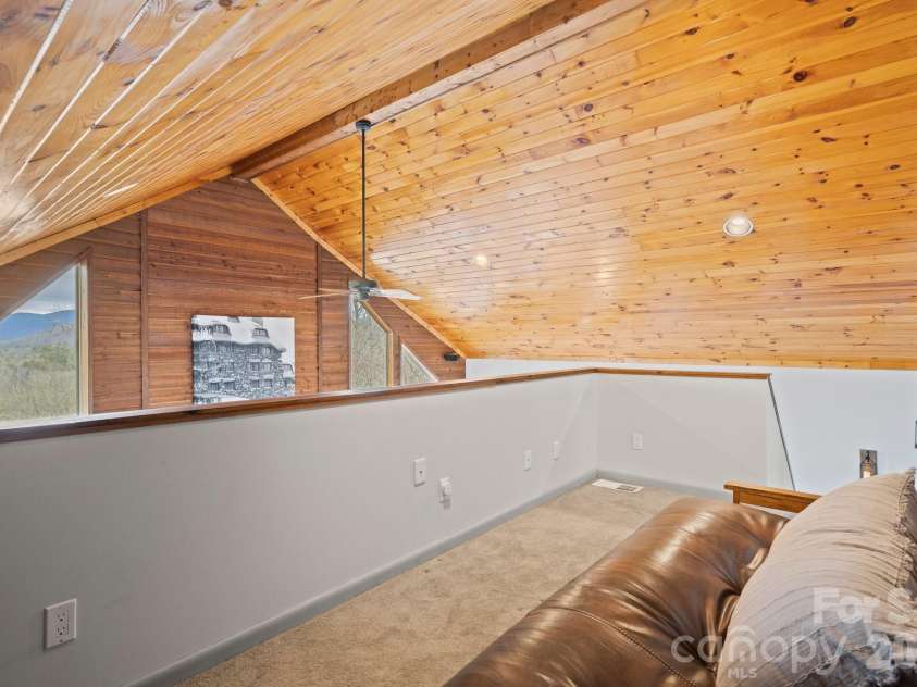 106 Bishop Cove Road, Fairview, NC 28730.  MLS# CAR4382226, YatesRealty ID 22783. 