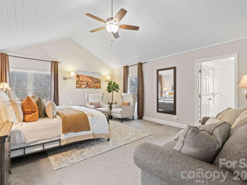 106 Bishop Cove Road, Fairview, NC 28730.  MLS# CAR4382226, YatesRealty ID 22783. 