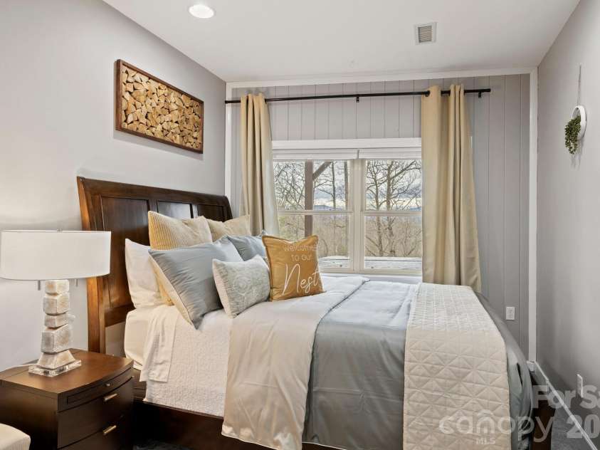106 Bishop Cove Road, Fairview, NC 28730.  MLS# CAR4382226, YatesRealty ID 22783. 