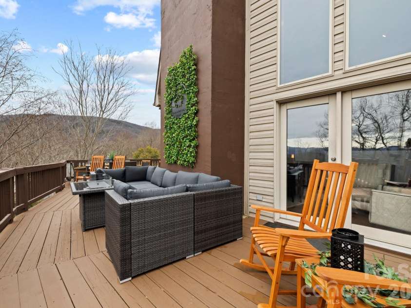 106 Bishop Cove Road, Fairview, NC 28730.  MLS# CAR4382226, YatesRealty ID 22783. 