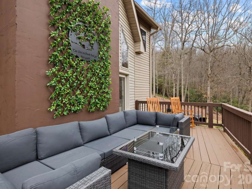 106 Bishop Cove Road, Fairview, NC 28730.  MLS# CAR4382226, YatesRealty ID 22783. 
