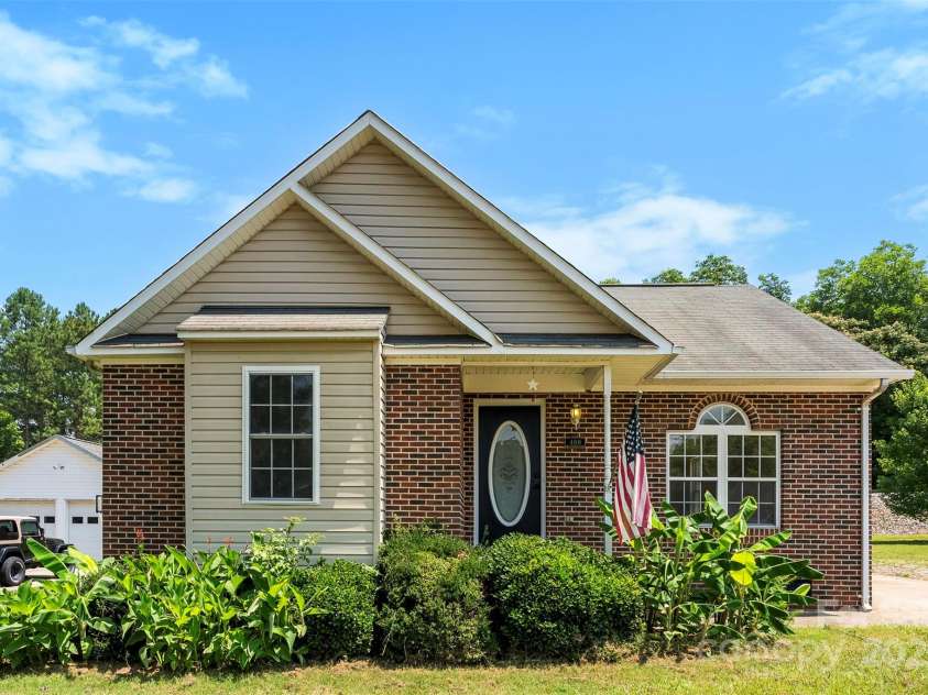 400 Main Street, Granite Quarry, NC 28146.  MLS# CAR4275281, YatesRealty ID 22783. 