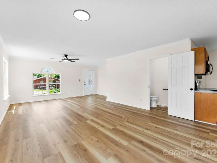 400 Main Street, Granite Quarry, NC 28146.  MLS# CAR4275281, YatesRealty ID 22783. 