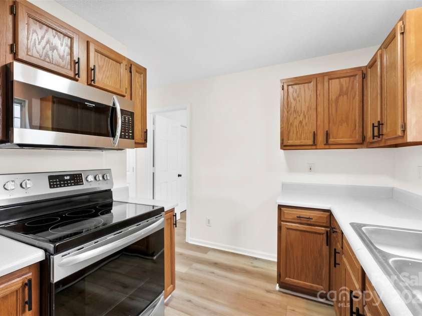 400 Main Street, Granite Quarry, NC 28146.  MLS# CAR4275281, YatesRealty ID 22783. 