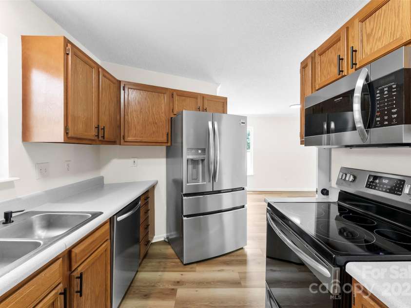 400 Main Street, Granite Quarry, NC 28146.  MLS# CAR4275281, YatesRealty ID 22783. 