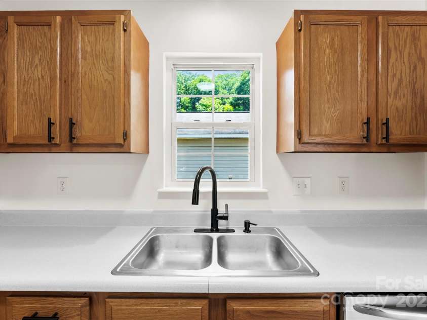 400 Main Street, Granite Quarry, NC 28146.  MLS# CAR4275281, YatesRealty ID 22783. 