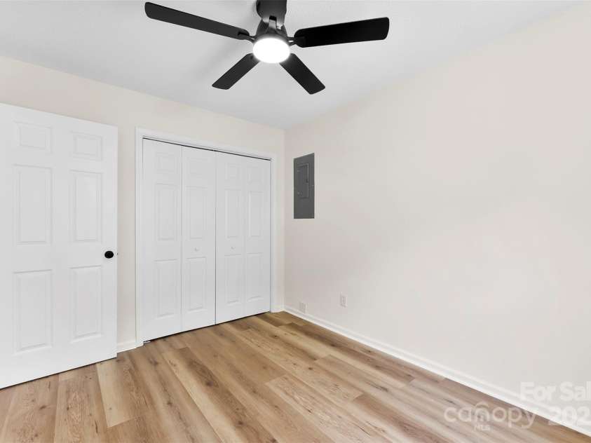 400 Main Street, Granite Quarry, NC 28146.  MLS# CAR4275281, YatesRealty ID 22783. 