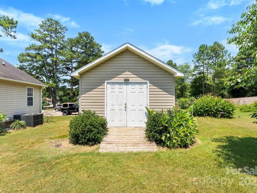 400 Main Street, Granite Quarry, NC 28146.  MLS# CAR4275281, YatesRealty ID 22783. 