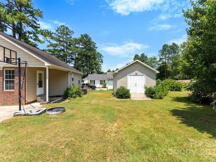 400 Main Street, Granite Quarry, NC 28146.  MLS# CAR4275281, YatesRealty ID 22783. 