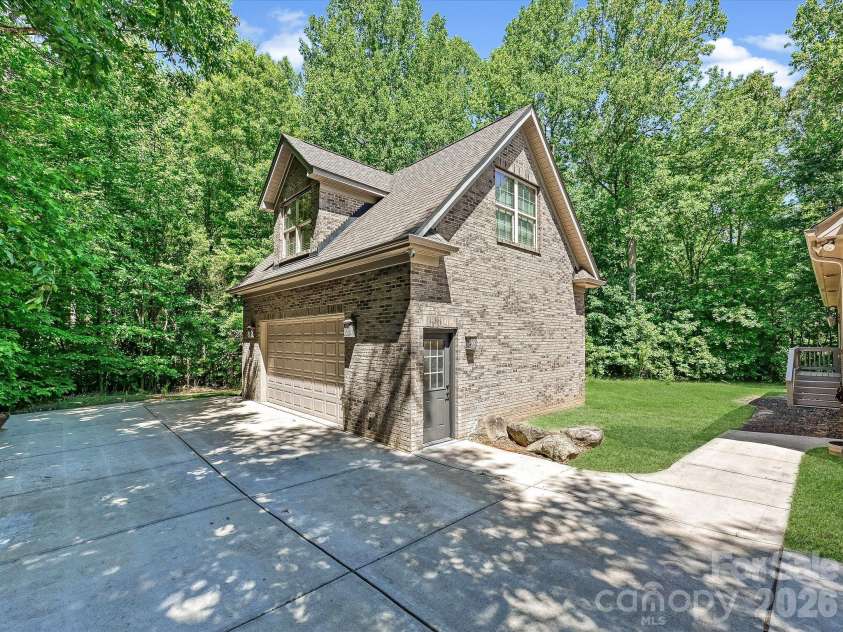 1023 Trinity Ridge Parkway, Fort Mill, SC 29715.  MLS# CAR4372318, YatesRealty ID 22784. Detached 4th & 5th car garage
