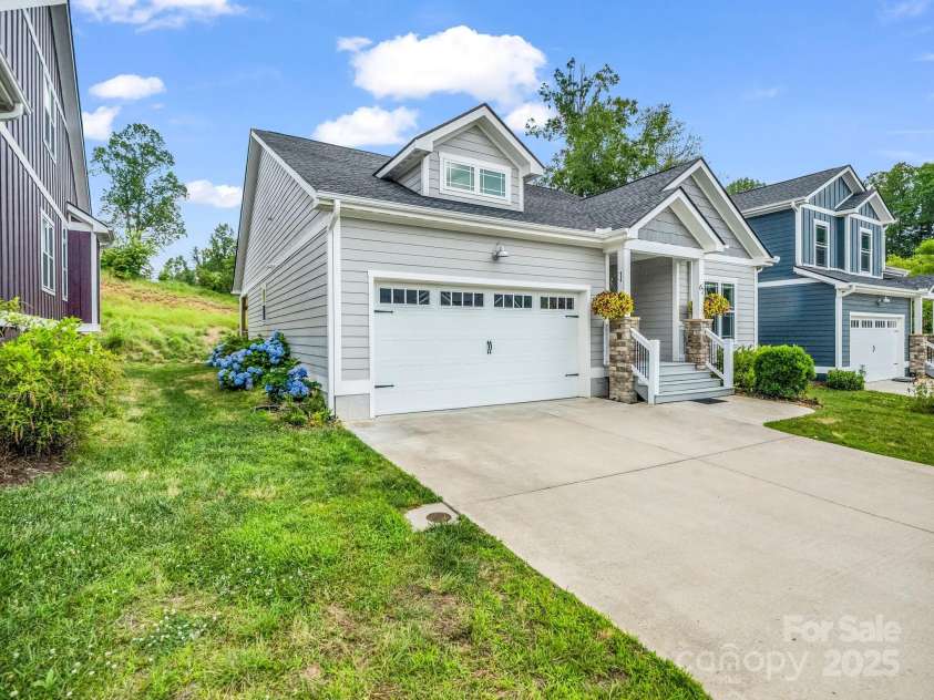 62 Leyland Circle, Hendersonville, NC 28792.  MLS# CAR4270363, YatesRealty ID 22784. Front Entrance