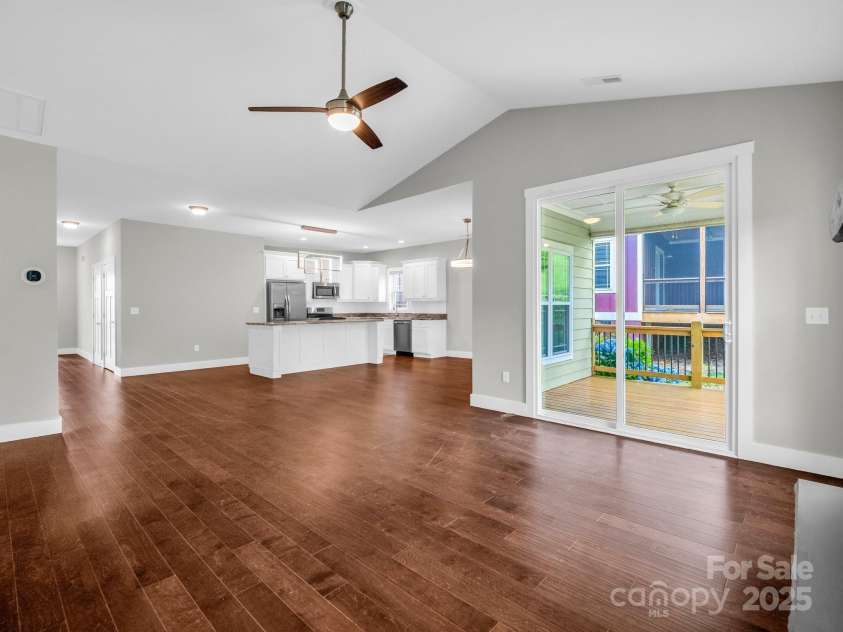 62 Leyland Circle, Hendersonville, NC 28792.  MLS# CAR4270363, YatesRealty ID 22784. Open Floor Plan