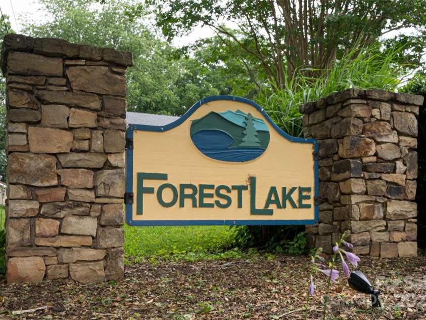 106 Goldfinch Lane, Asheville, NC 28803.  MLS# CAR4274925, YatesRealty ID 22785. 