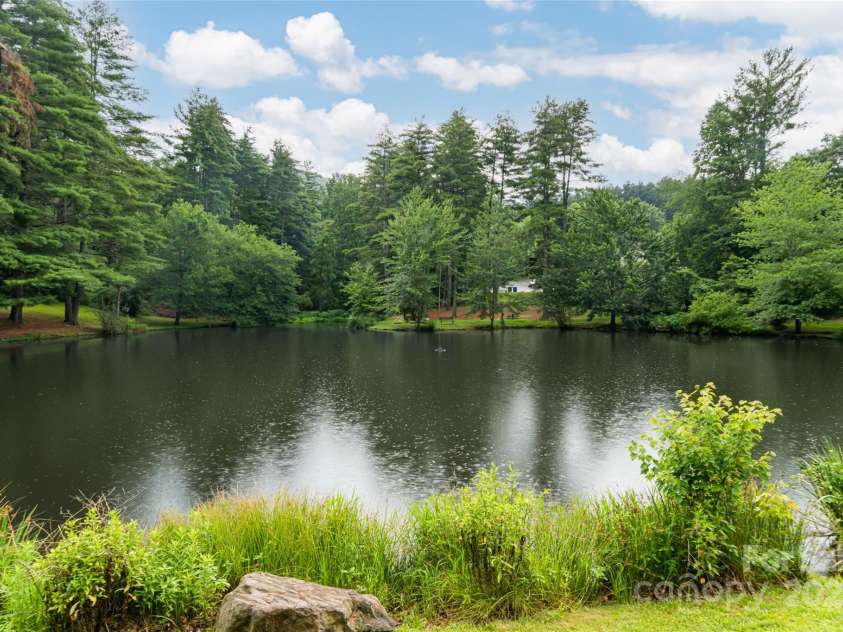 106 Goldfinch Lane, Asheville, NC 28803.  MLS# CAR4274925, YatesRealty ID 22785. Community Lake