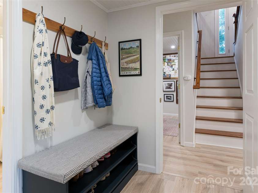 106 Goldfinch Lane, Asheville, NC 28803.  MLS# CAR4274925, YatesRealty ID 22785. Drop area