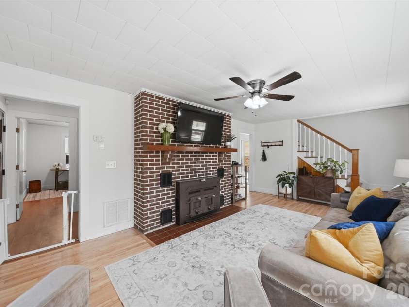 4316 Grandin Road, Lenoir, NC 28645.  MLS# CAR4380941, YatesRealty ID 22785. 