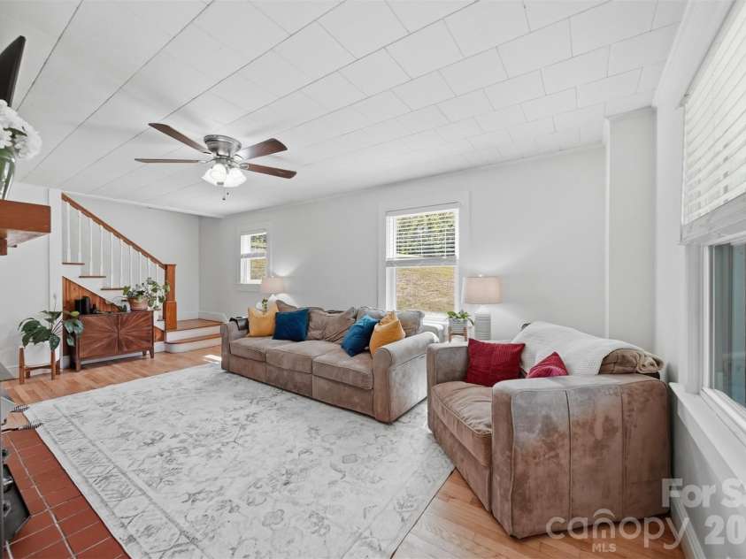 4316 Grandin Road, Lenoir, NC 28645.  MLS# CAR4380941, YatesRealty ID 22785. 
