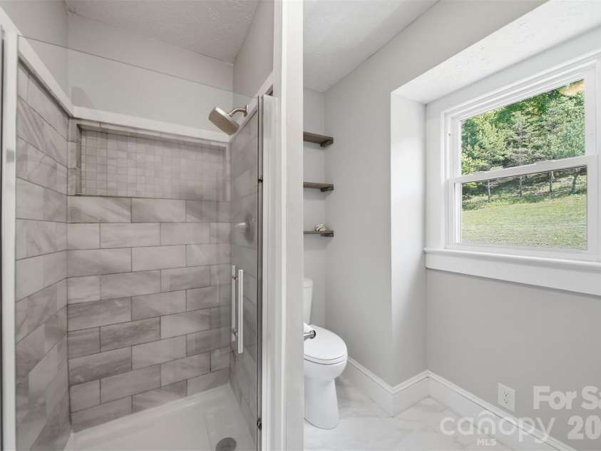 4316 Grandin Road, Lenoir, NC 28645.  MLS# CAR4380941, YatesRealty ID 22785. 