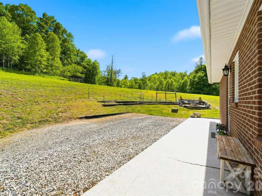 4316 Grandin Road, Lenoir, NC 28645.  MLS# CAR4380941, YatesRealty ID 22785. 