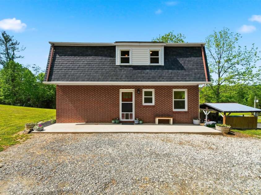 4316 Grandin Road, Lenoir, NC 28645.  MLS# CAR4380941, YatesRealty ID 22785. 