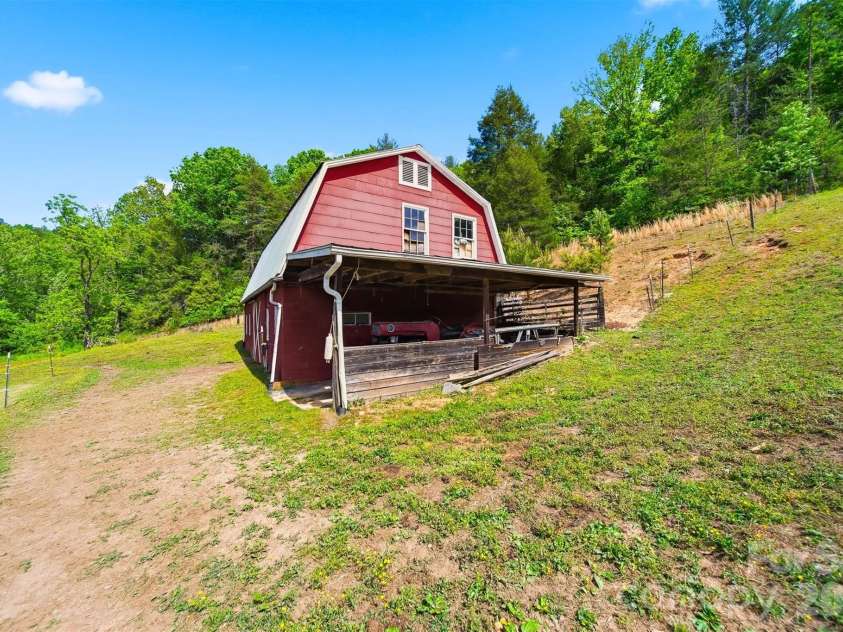 4316 Grandin Road, Lenoir, NC 28645.  MLS# CAR4380941, YatesRealty ID 22785. 