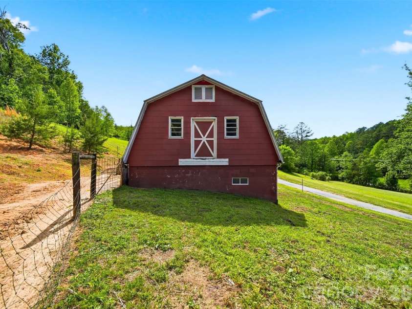 4316 Grandin Road, Lenoir, NC 28645.  MLS# CAR4380941, YatesRealty ID 22785. 