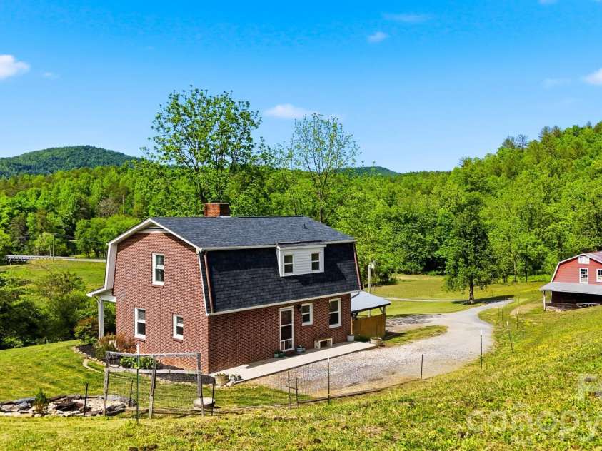 4316 Grandin Road, Lenoir, NC 28645.  MLS# CAR4380941, YatesRealty ID 22785. 