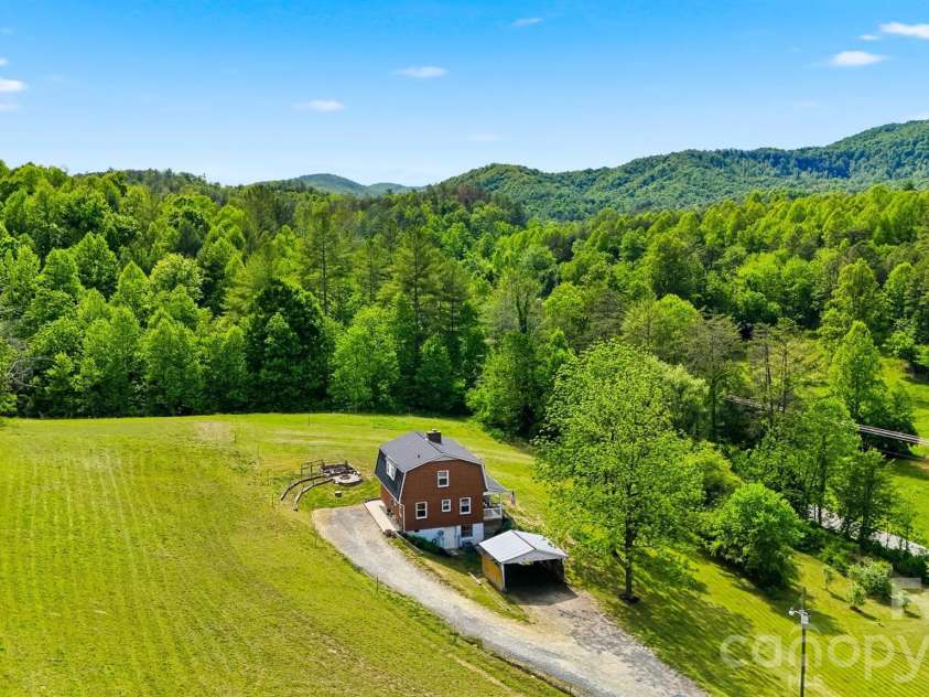 4316 Grandin Road, Lenoir, NC 28645.  MLS# CAR4380941, YatesRealty ID 22785. 