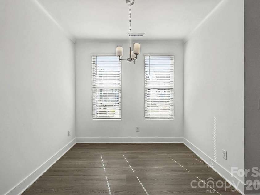 1131 Kokomo Lane, Charlotte, NC 28206.  MLS# CAR4376206, YatesRealty ID 22786. Dining area