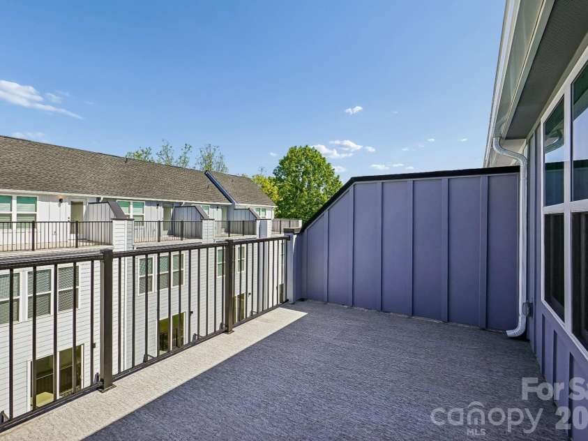 1131 Kokomo Lane, Charlotte, NC 28206.  MLS# CAR4376206, YatesRealty ID 22786. Your private rooftop terrace