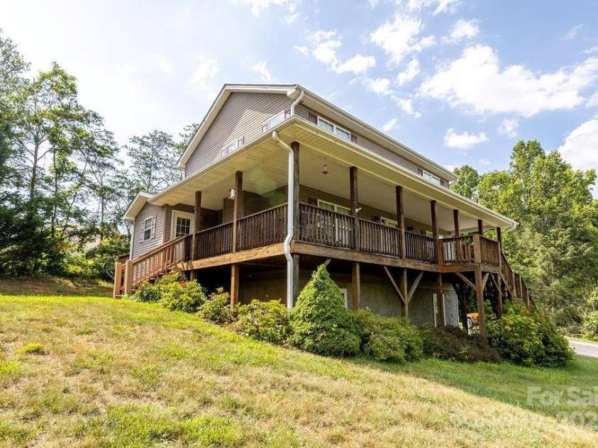 365 Hemlock Springs Trail, Weaverville, NC 28787.  MLS# CAR4275461, YatesRealty ID 22786. 
