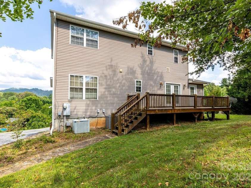 365 Hemlock Springs Trail, Weaverville, NC 28787.  MLS# CAR4275461, YatesRealty ID 22786. 