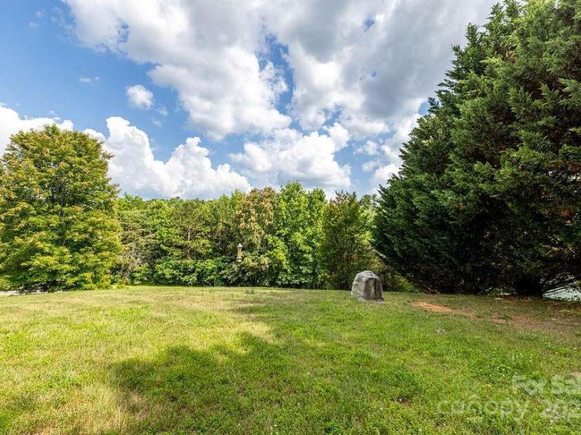 365 Hemlock Springs Trail, Weaverville, NC 28787.  MLS# CAR4275461, YatesRealty ID 22786. 