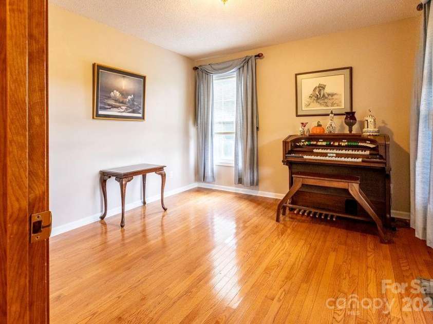 365 Hemlock Springs Trail, Weaverville, NC 28787.  MLS# CAR4275461, YatesRealty ID 22786. 