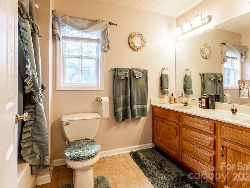 365 Hemlock Springs Trail, Weaverville, NC 28787.  MLS# CAR4275461, YatesRealty ID 22786. 