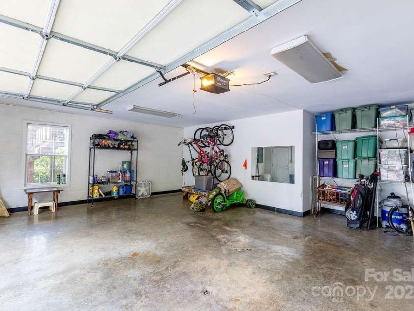 365 Hemlock Springs Trail, Weaverville, NC 28787.  MLS# CAR4275461, YatesRealty ID 22786. 