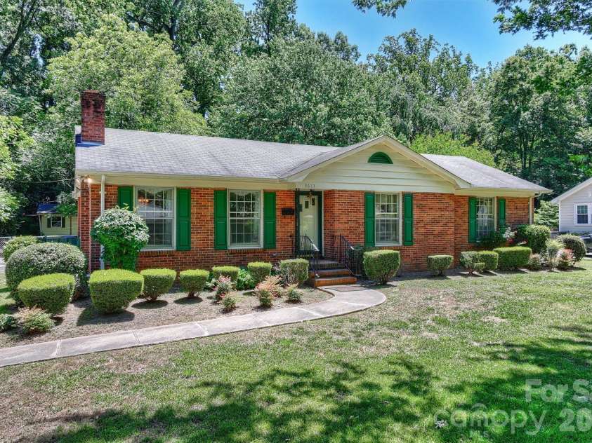 3613 Sulstone Lane, Charlotte, NC 28210.  MLS# CAR4364772, YatesRealty ID 22787. 